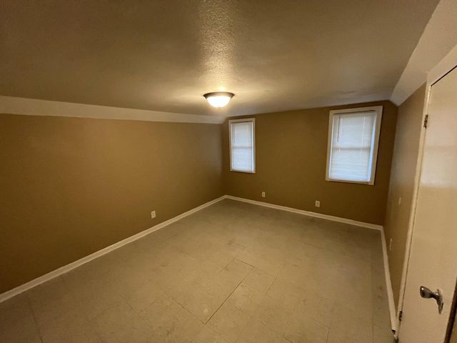 3854 N 19th STREET, Milwaukee, WI 53206