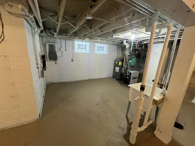 3854 N 19th STREET, Milwaukee, WI 53206