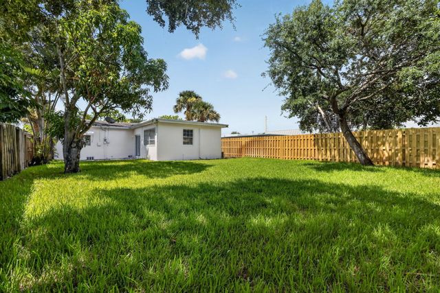 111 Euclid Boulevard, Lantana, FL 33462