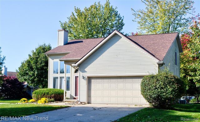 1337 MIDDLEWOOD Drive, Saline, MI 48176