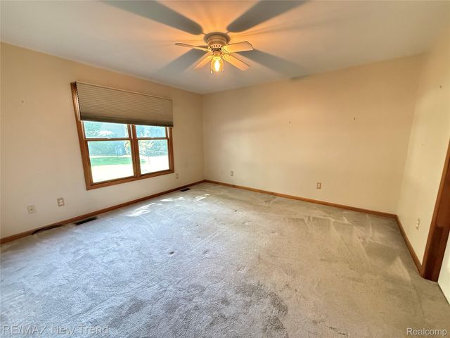 1337 MIDDLEWOOD Drive, Saline, MI 48176