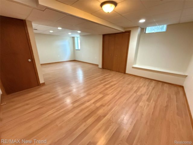 1337 MIDDLEWOOD Drive, Saline, MI 48176