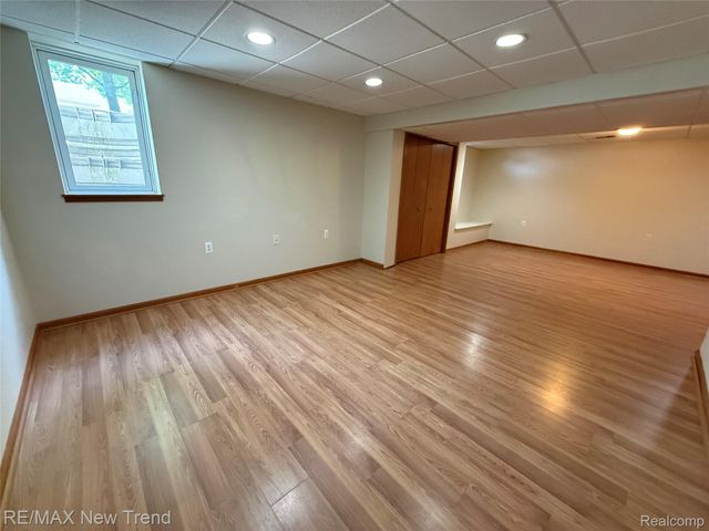 1337 MIDDLEWOOD Drive, Saline, MI 48176