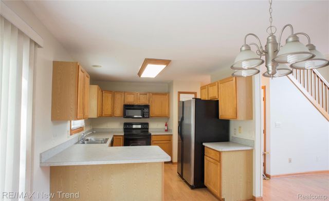 1337 MIDDLEWOOD Drive, Saline, MI 48176