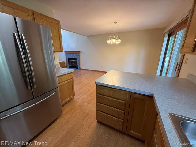 1337 MIDDLEWOOD Drive, Saline, MI 48176