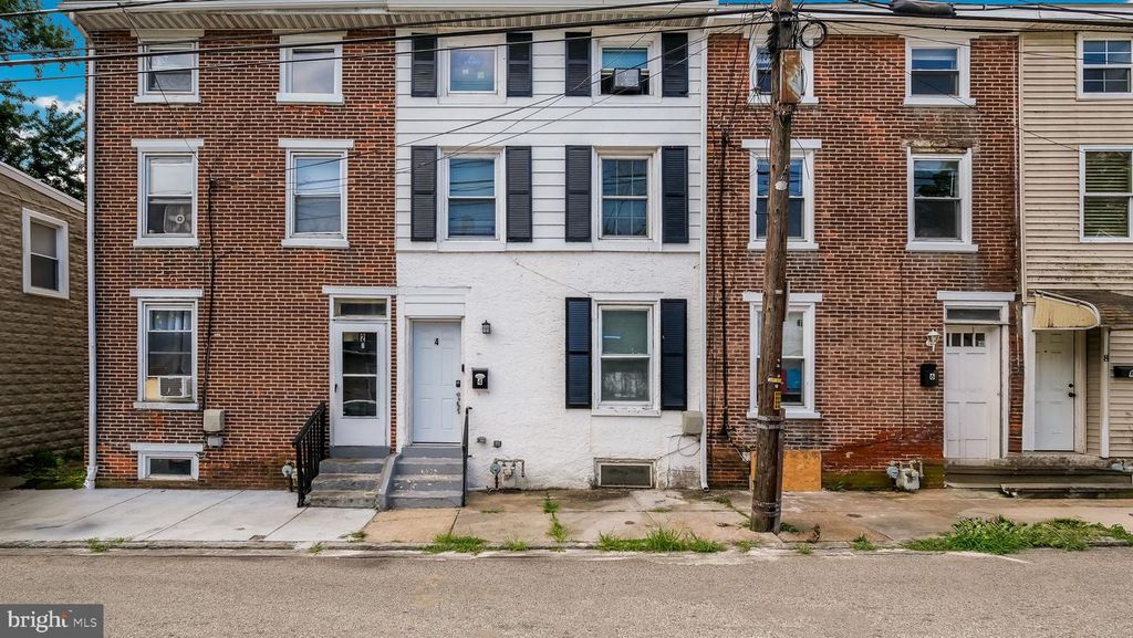 4 3RD ST, Brookhaven, PA 19015