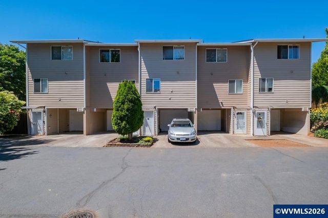 2190 Maplewood Dr S, Salem, OR 97306