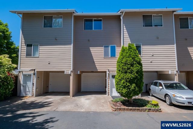 2190 Maplewood Dr S, Salem, OR 97306