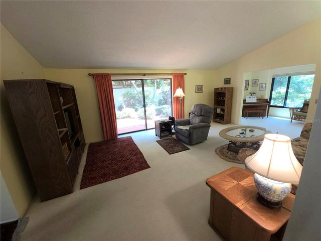 6402 MEADOWLARK LN, Bradenton, FL 34210