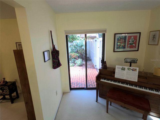 6402 MEADOWLARK LN, Bradenton, FL 34210