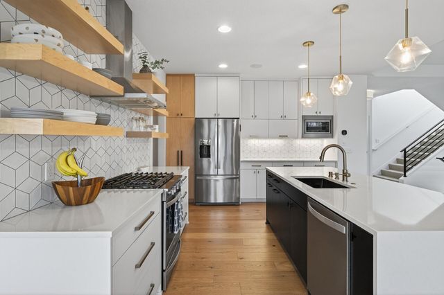 26390 Alexander Lane, Shorewood, MN 55331