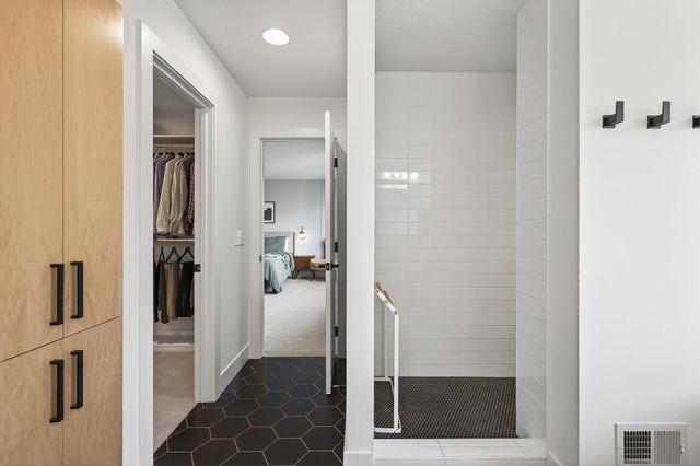 26390 Alexander Lane, Shorewood, MN 55331