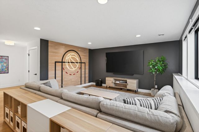 26390 Alexander Lane, Shorewood, MN 55331