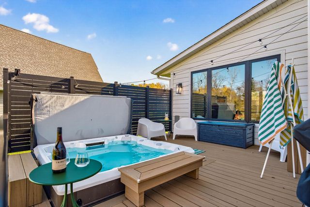 26390 Alexander Lane, Shorewood, MN 55331