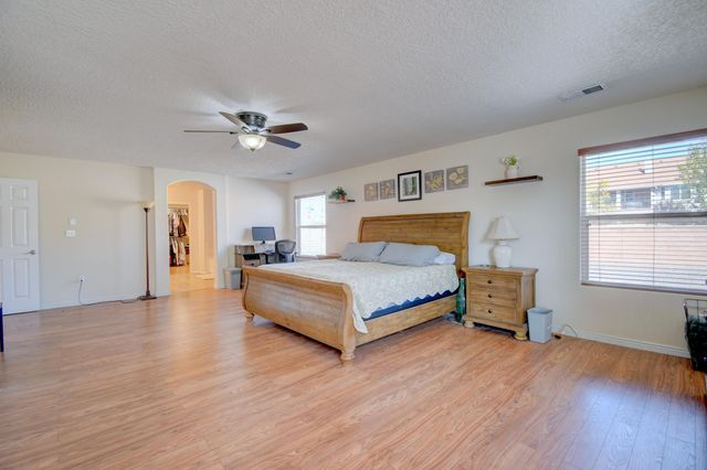 920 Colibri Avenue NW, Los Lunas, NM 87031