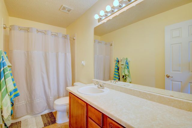 920 Colibri Avenue NW, Los Lunas, NM 87031