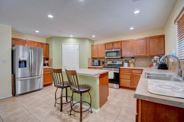 920 Colibri Avenue NW, Los Lunas, NM 87031