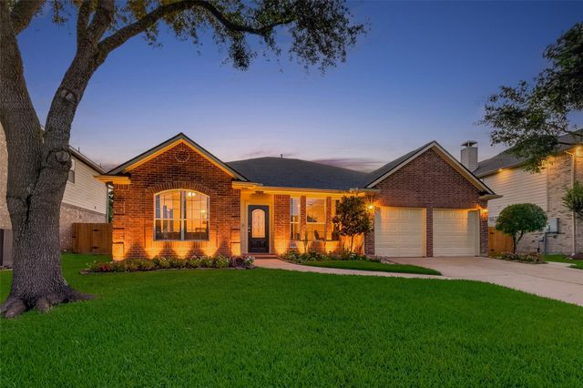 405 Wickford Court, League City, TX 77573
