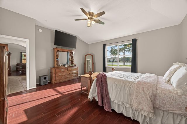 405 Wickford Court, League City, TX 77573