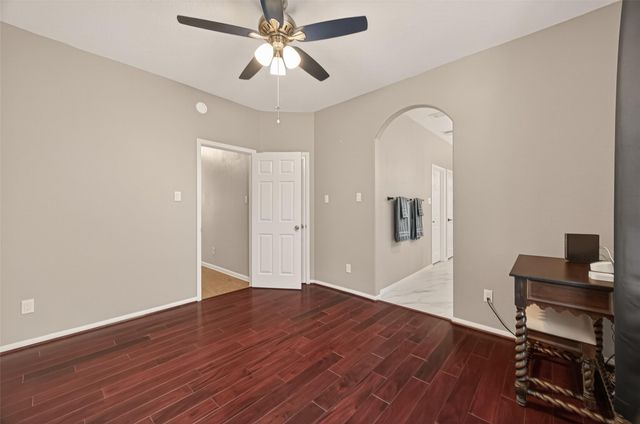 405 Wickford Court, League City, TX 77573
