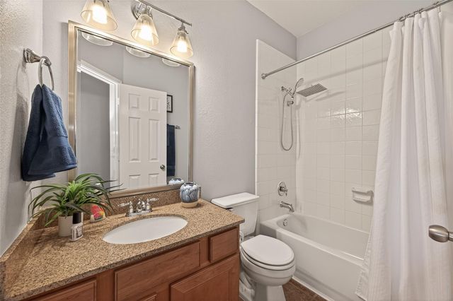 405 Wickford Court, League City, TX 77573