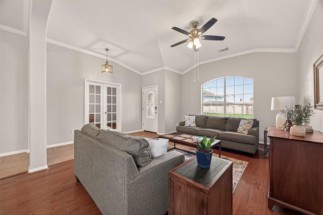 405 Wickford Court, League City, TX 77573