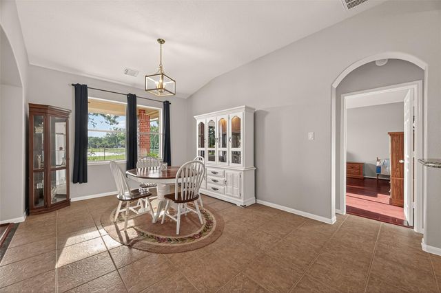 405 Wickford Court, League City, TX 77573
