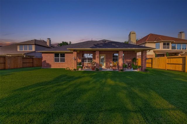 405 Wickford Court, League City, TX 77573