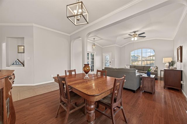 405 Wickford Court, League City, TX 77573