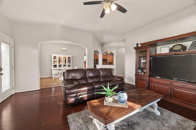 405 Wickford Court, League City, TX 77573