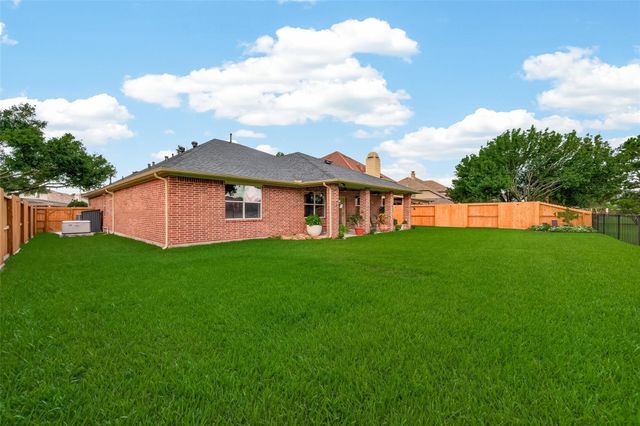 405 Wickford Court, League City, TX 77573