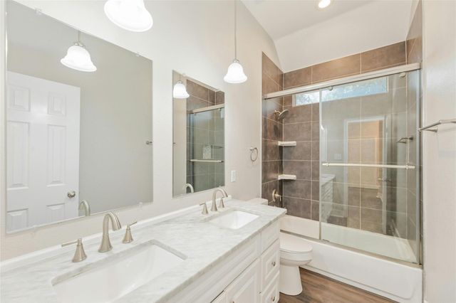 621 STANSTED MANOR DR, Pflugerville, TX 78660