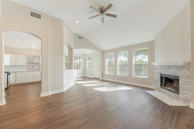 621 STANSTED MANOR DR, Pflugerville, TX 78660