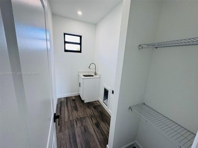 1924 NE 14th PL, Cape Coral, FL 33909