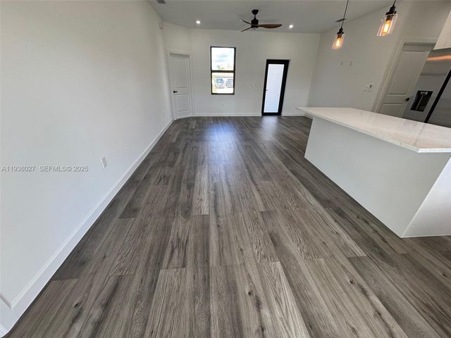 1924 NE 14th PL, Cape Coral, FL 33909