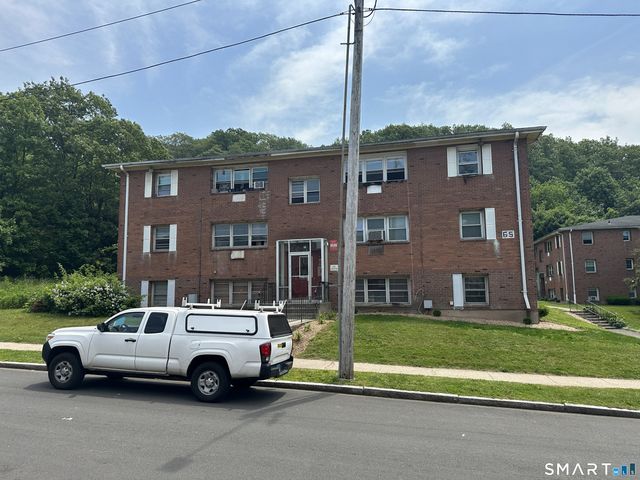 60 Donna Drive C7, New Haven, CT 06513