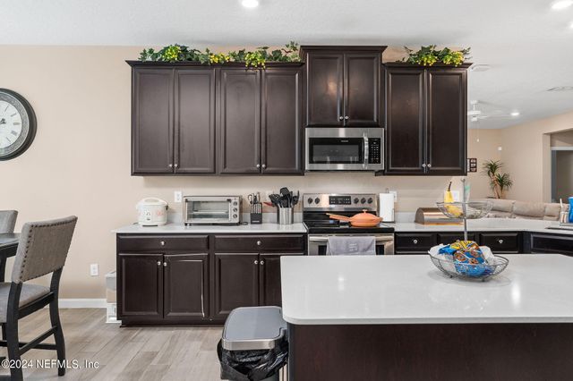 7206 LONGLEAF BRANCH Drive, Jacksonville, FL 32222