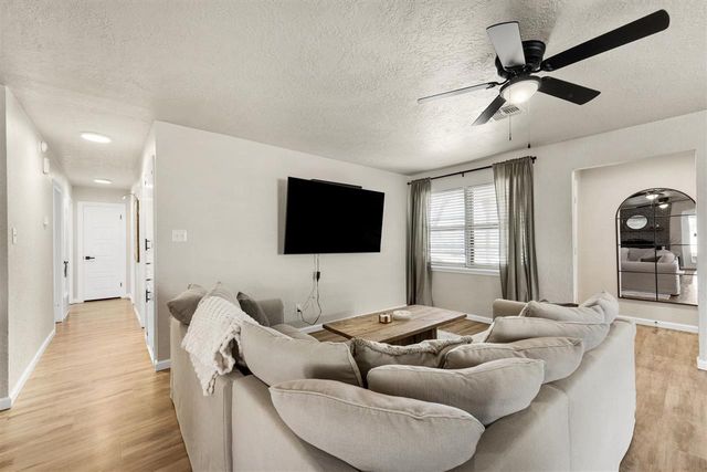 805 NW 49th Street, Lawton, OK 73505