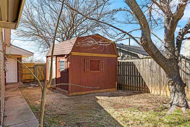 805 NW 49th Street, Lawton, OK 73505