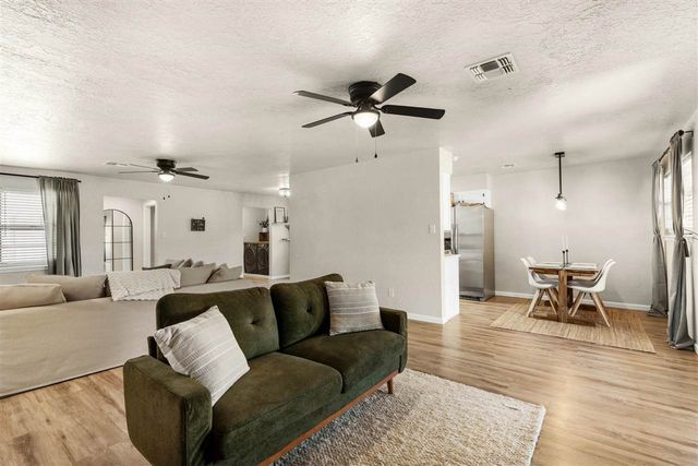 805 NW 49th Street, Lawton, OK 73505