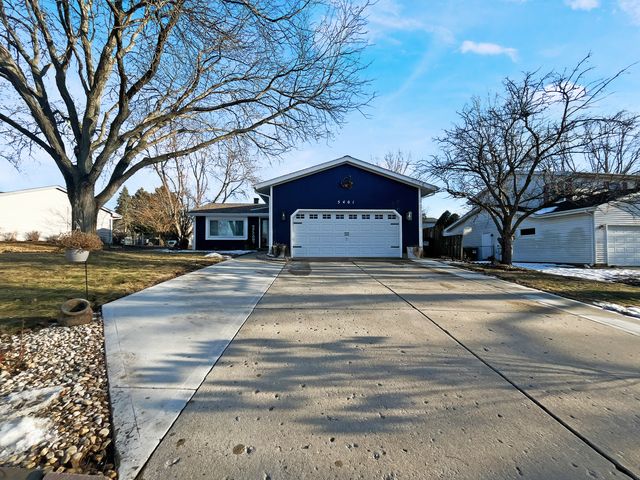 5401 W Winding Creek Drive, Mchenry, IL 60050