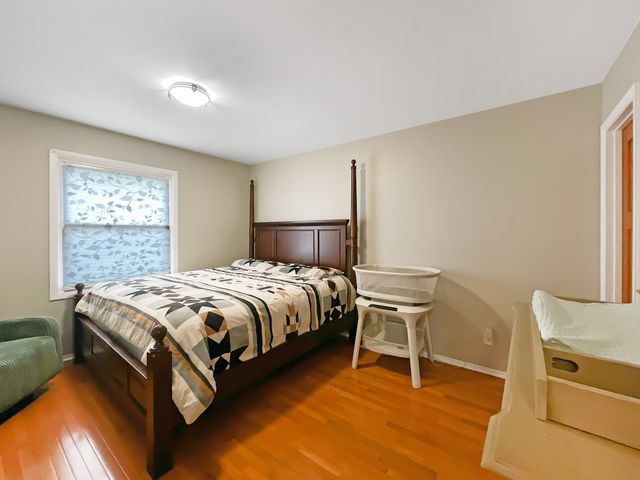 5401 W Winding Creek Drive, Mchenry, IL 60050