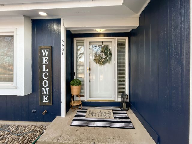 5401 W Winding Creek Drive, Mchenry, IL 60050