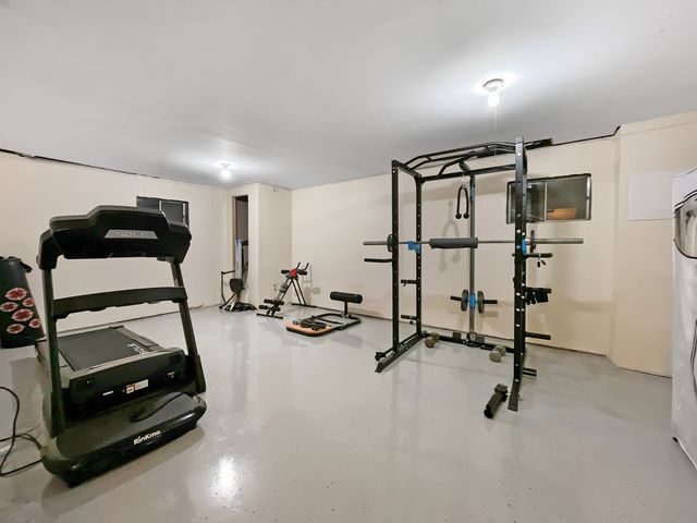 5401 W Winding Creek Drive, Mchenry, IL 60050