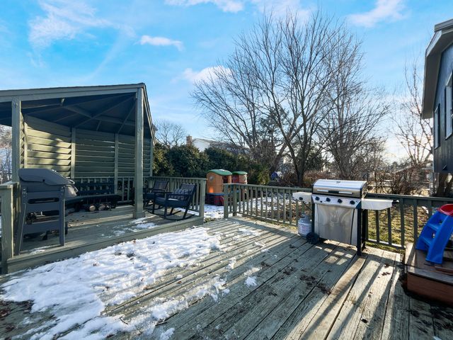 5401 W Winding Creek Drive, Mchenry, IL 60050