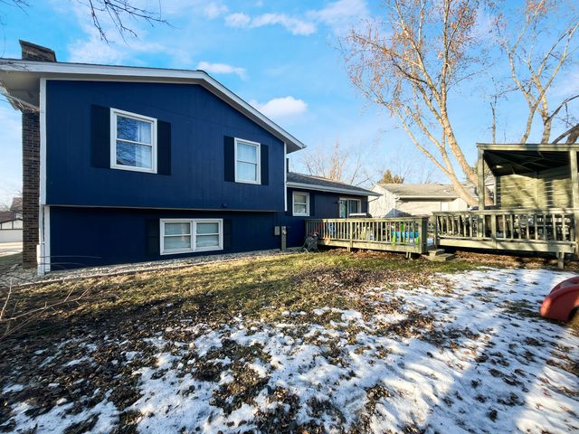 5401 W Winding Creek Drive, Mchenry, IL 60050