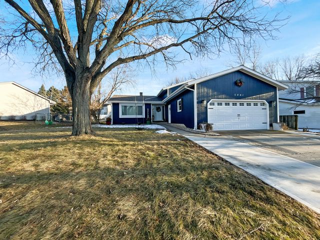 5401 W Winding Creek Drive, Mchenry, IL 60050