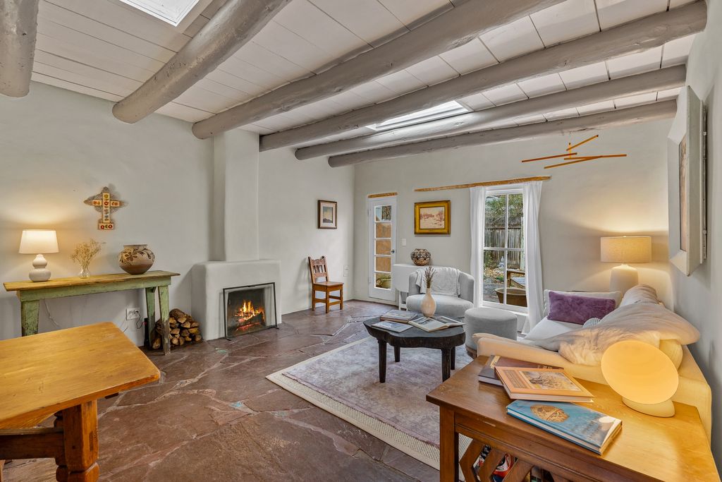 634 Garcia 23, Santa Fe, NM 87505