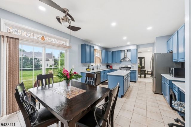 10 Julie Ct, Franklin Twp., NJ 08873