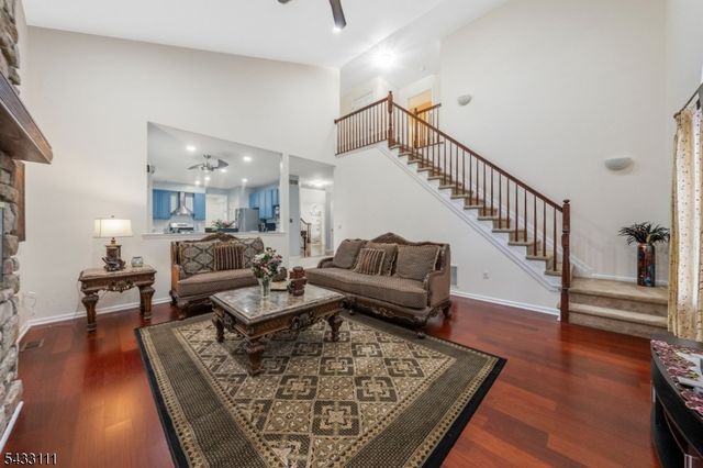 10 Julie Ct, Franklin Twp., NJ 08873